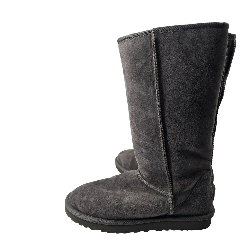 UGG Boots Womens Size 8 Gray Suede Classic Tall Shearling Lined Winter Warm Cozy